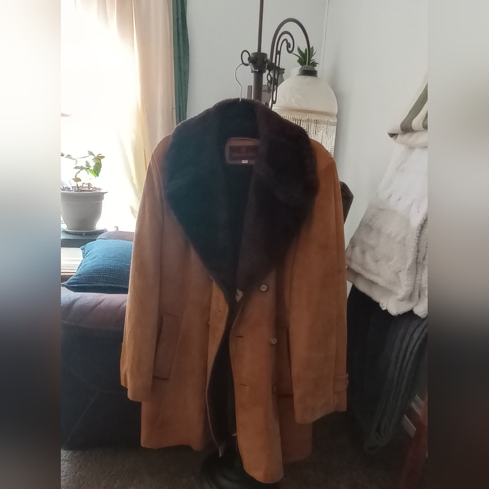 Authentic Vintage, Real Leather Men's Winter Coat. Size 40
